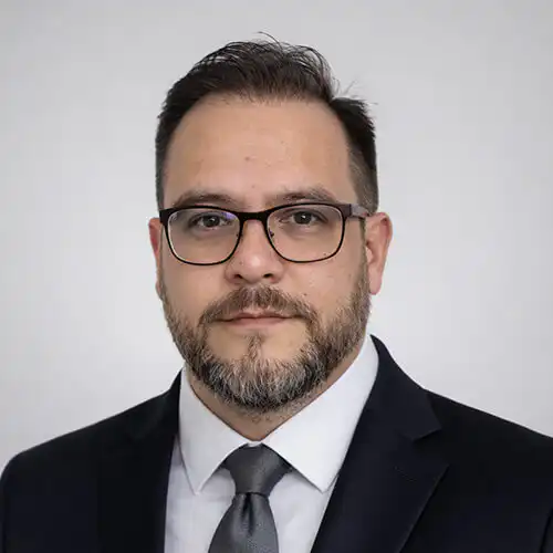 Portrait of Victor Espinoza